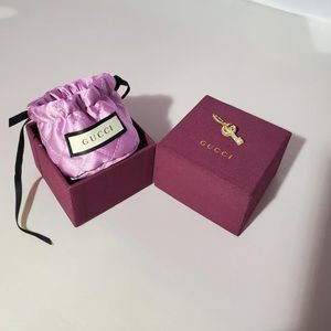 1 Gucci key earring with crystals